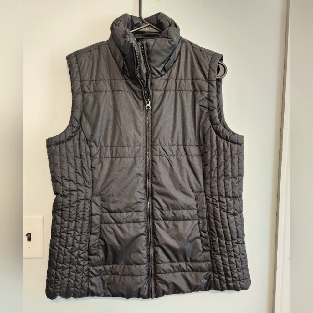 New York & Co Puffer Vest size Large